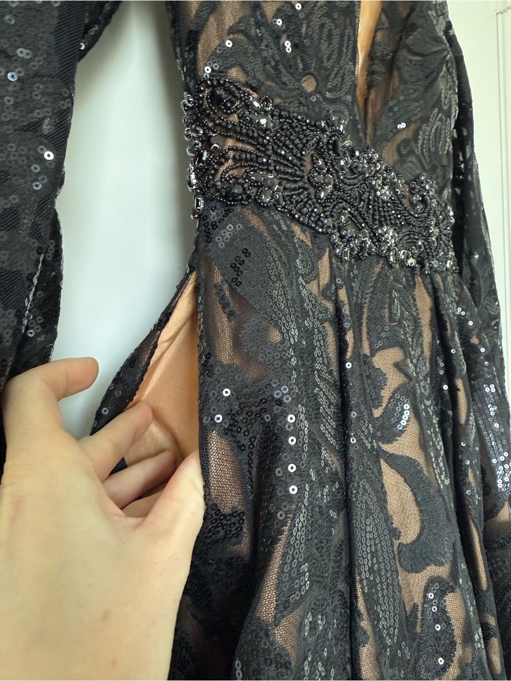 Mac Duggal 67529 NWT Sequin
Embellished a-line
Cocktail Dress $598 size 2 - Picture 6 of 9